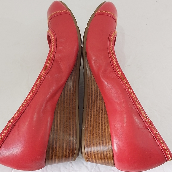 COLE HAAN | Women's Milly Cap Toe Wedge Heels Red Size 6.5 - Picture 6 of 8